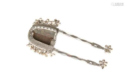 A MALAYSIAN SILVER (TESTED) BETEL NUT CRACKER, with