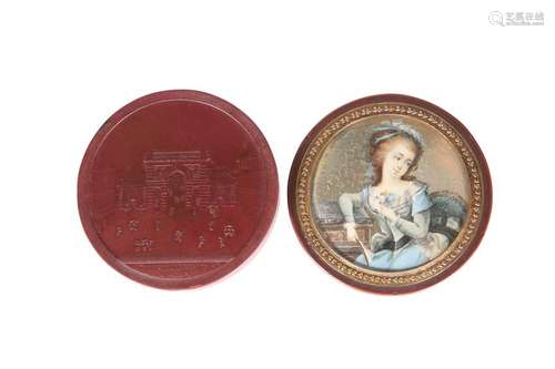 A FRENCH LACQUER AND TORTOISESHELL SNUFF BOX, 19TH