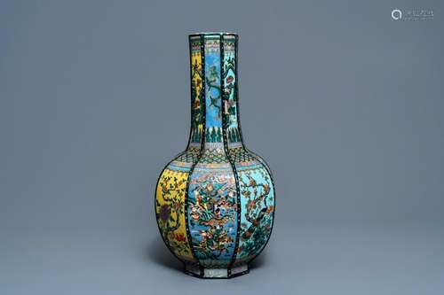 An octagonal Chinese famille rose bottle vase, 19th C.