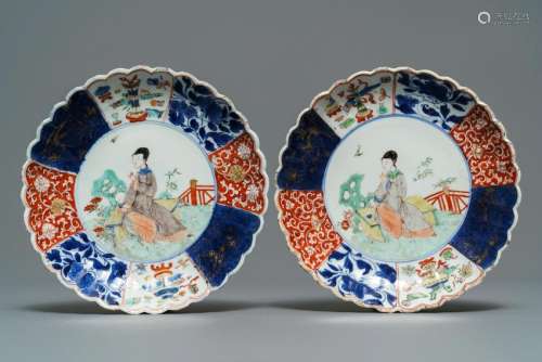 A pair of Chinese verte-Imari plates with a lady in a