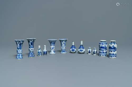 Six pairs of small Chinese blue and white vases, Kangxi