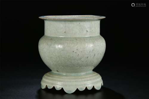 ANTIQUE LONGQUAN CELADON SPITTOON POT