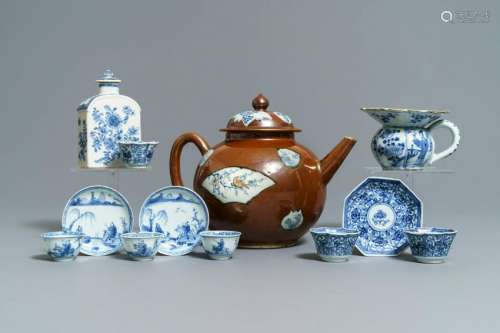 A large Chinese 'capucin' teapot, a blue and white