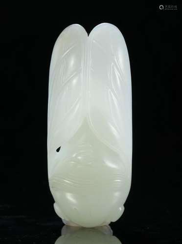 A NICE CARVED WHITE JADE CICADA FIGURE