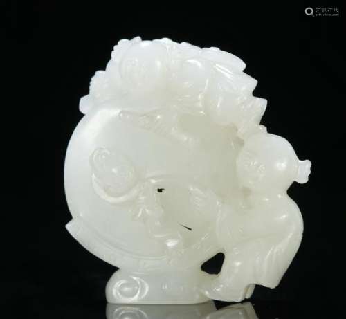 A NICE CARVED WHITE JADE SPECIMAN