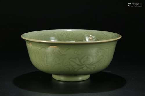 A NICE CARVED YAOZHOU CELADON GLAZED BOWL