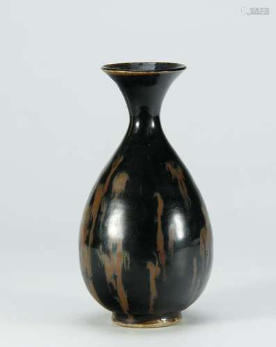 AN OLD BLACK GLAZED YUHUCHUN VASE