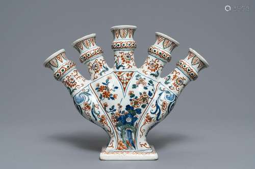 A Dutch Delft cashmere palette tulip vase, 17/18th C.