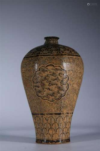 AN OLD JIZHOU KILN MEIPING VASE