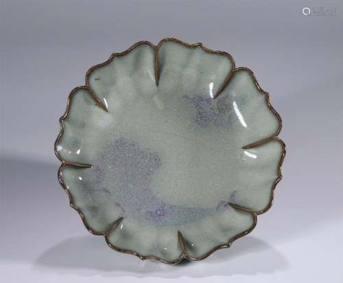 AN OLD JUN BLUE GLAZED PLATE