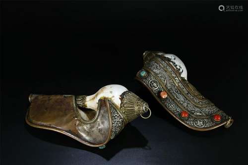 18/19THC PAIR GEMSTONE INLAID SILVER/BRONZE TIBET