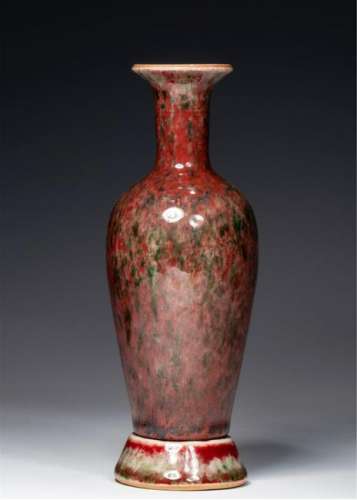 CHINESE PORCELAIN RED GOLAZE VASE