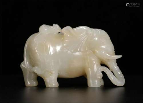 CHINESE GREY JADE ELEPHANT TABLE ITEM