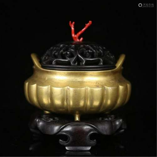 CHINESE GILT BRONZE CENSER WITH ROSEWOOD LIDDER AND