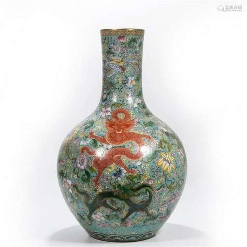 CHINESE PORCELAIN WUCAI DRAGON TIANQIU VASE