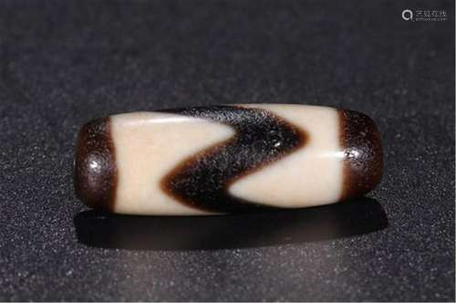 TIBETAN AGATE DZI BEAD