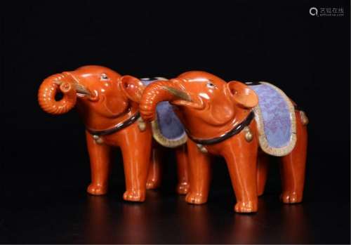 PAIR OF CHINESE PORCELAIN FAMILLE ROSE ELEPHANT TABLE