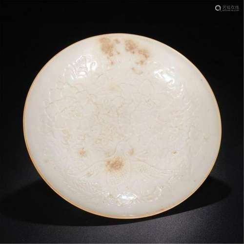 CHINESE PORCELAIN DING WARE WHITE GLAZE ENGRAVED FLOWER