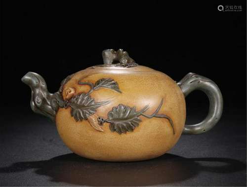 CHINESE YIXING ZISHA CLAY TEA POT