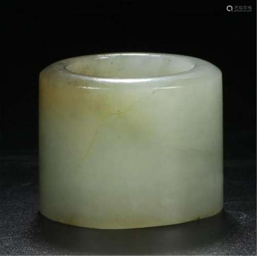 CHINESE CELADON JADE ARCHER'S RING