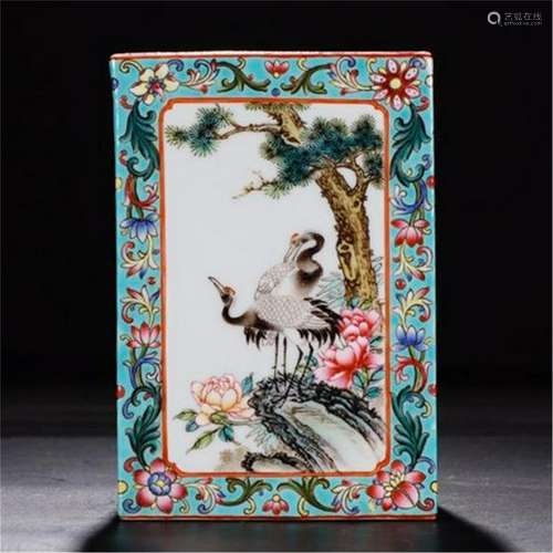 CHINESE PORCELAIN FAMILLE ROSE CRANE UNDER PINE BRUSH