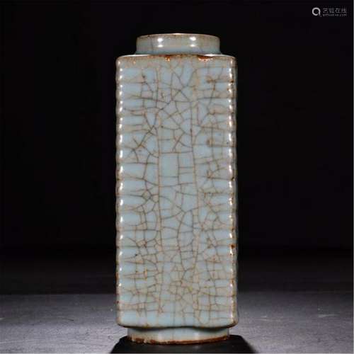 CHINESE PORCELAIN CRACKED GLAZE CONG SQURAE VASE