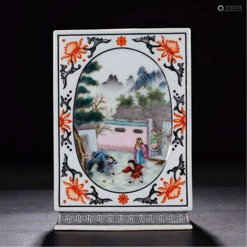 CHINESE PORCELAIN FAMILLE ROSE SQUARE BRUSH POT