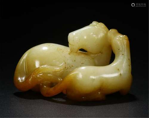 CHINESE ANCIENT JADE DOUBLE HORSE TABLE ITEM