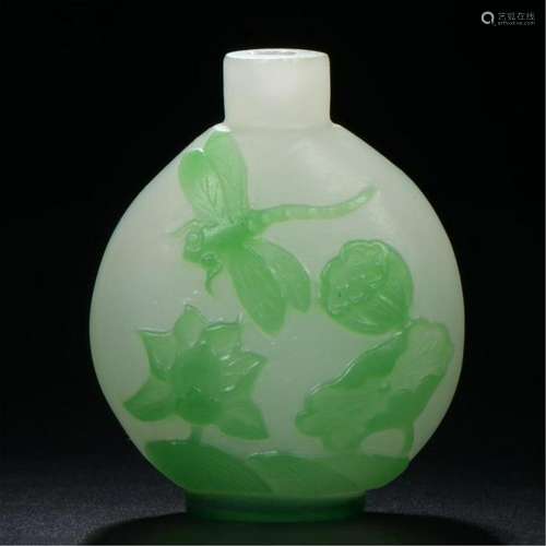 CHINESE PEKING GLASS DRAGONFLY SNUFF BOTTLE