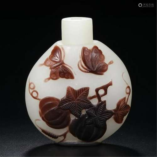 CHINESE PEKING GLASS BUTTERFLY SNUFF BOTTLE