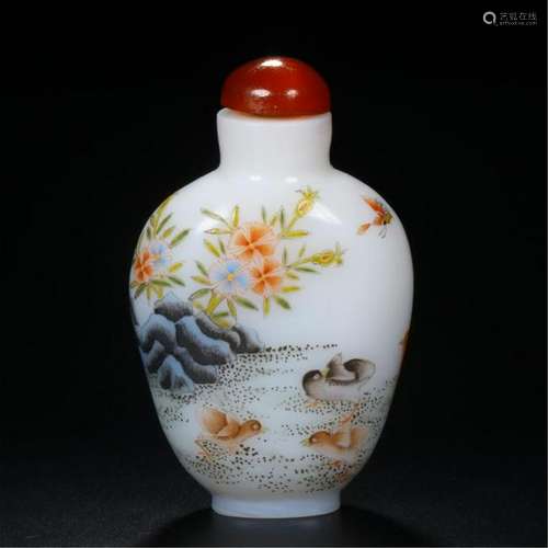 CHINESE PEKING GLASS BIRD AND FLOWER SNUFF BOTTLE