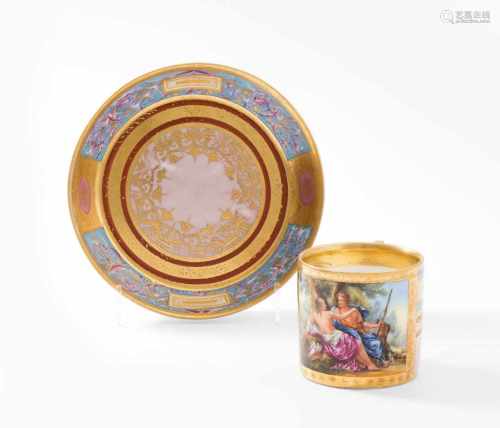 WienTasse mit Untertasse. Dat. 1800 (Tasse) bzw. 1817 (U'tassse). Porzellan, blaue und rosafarbene