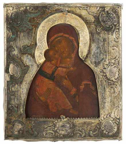 Gottesmutter von Wladimir mit vergoldeter SilberbasmaRussisch, Ende 18.Jh. (1) Ikone. Tempera über