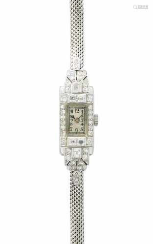 Diamant-DamenarmbanduhrSpätes Art Déco. ETA Quarzwerk, später montiert. Platingehäuse mit 6