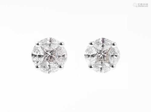 Diamant-Ohrstecker750 Weissgold. Je 1 Diamant-Princess und 4 Diamant-Navetten zus. 1.50 ct H-si. 2,9