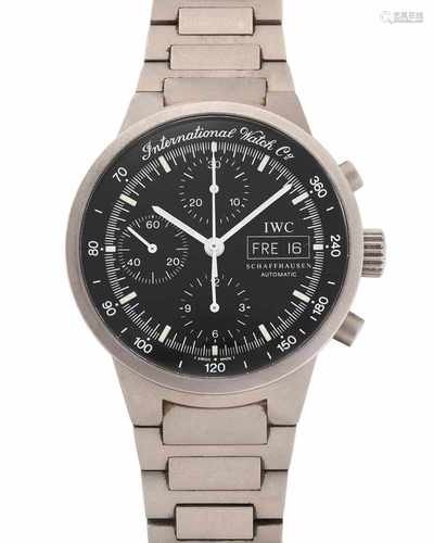 IWC Porsche Design ChronographRunder, automatischer Chronograph 90er Jahre in Titangehäuse. Boden