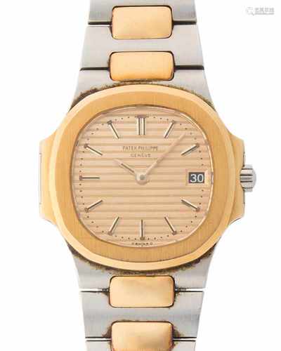 Patek Philippe NautilusAbgerundete, Armbanduhr 1978 mit Quarzwerk in Gelbgold-/Stahlgehäuse. Boden