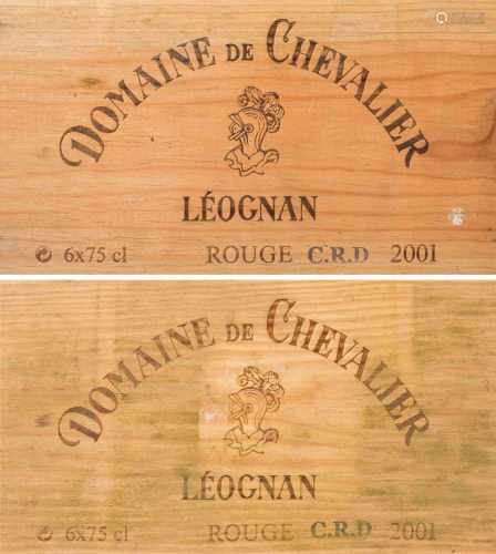 Domaine de Chevalier2001. Grand Cru. Pessac-Leognan. 2x Orig. Holzkiste. Zusammen 12 Flaschen.