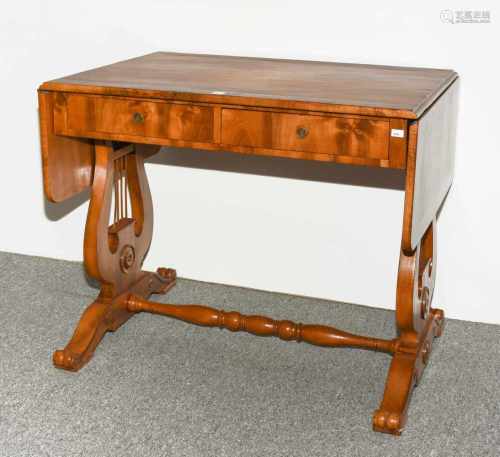 SchreibtischBiedermeier ca. 1820, Nussbaum. Zweischübiger Korpus über lyraförmigem Fussgestell,