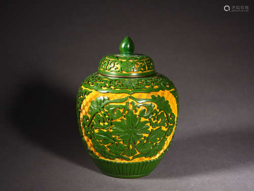 A CARVED CINNABAR LACQUARE JAR AND COVER, 20TH CENTURY