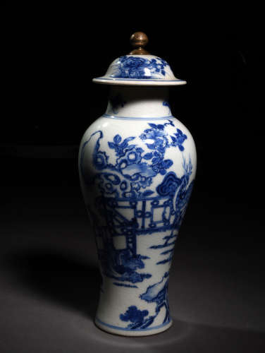A BLUE AND WHITE JAR AND COVER, 18TH CENTURY
