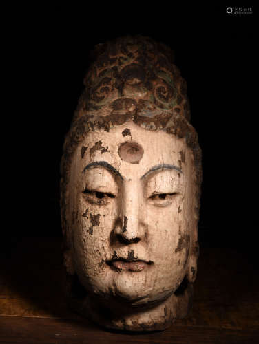 A WOODEN BODHISATTVA HEAD, 10TH CENTURY