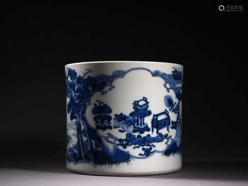 A BLUE AND WHITE HUNDRED ANTIQUES BRUSHPOT, 17TH CENTURY