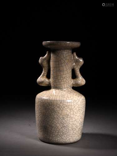 A GE TYPE CRAQUELÉ VASE, 18TH CENTURY