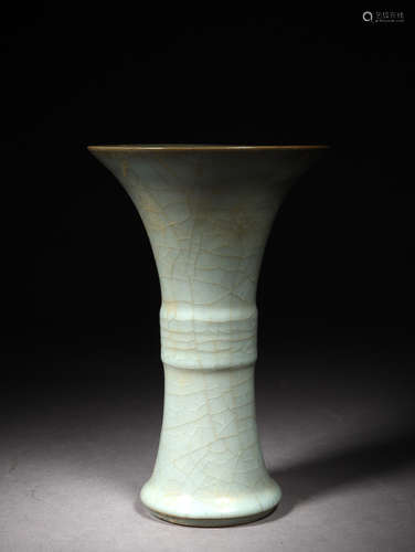 A LONGQUAN BEAKER VASE, SONG DYNASTY