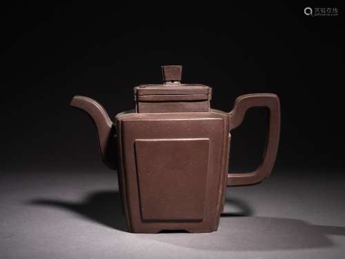 A SIGNED YIXING-GLAZED TEAPOT, 20TH CENTURY