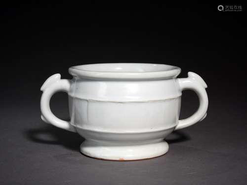 A DEHUA BLANC-DE-CHINE CENSER, 18TH/19TH CENTURY