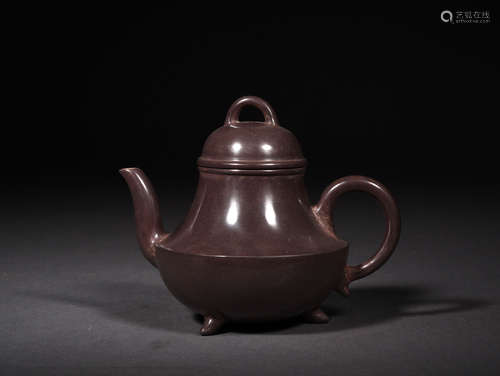 A YIXING-GLAZED PEAR SHAPED EWER, 18TH CENTURY