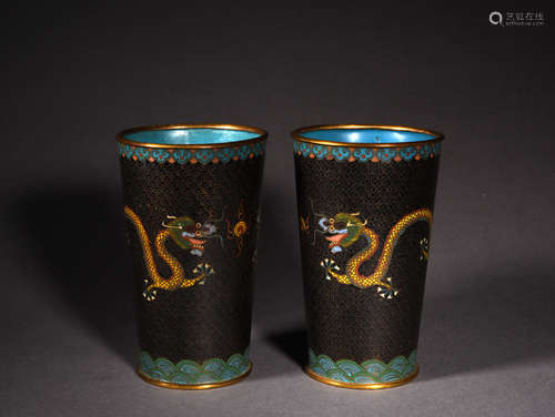 A PAIR OF CLOISONNÉ ENAMEL CUPS, 19TH CENTURY