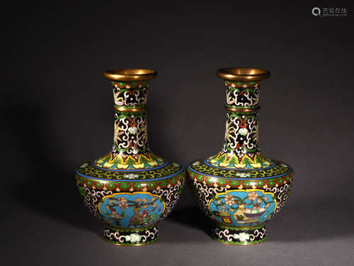 A PAIR OF CLOISONNÉ ENAMEL VASES, 19TH CENTURY